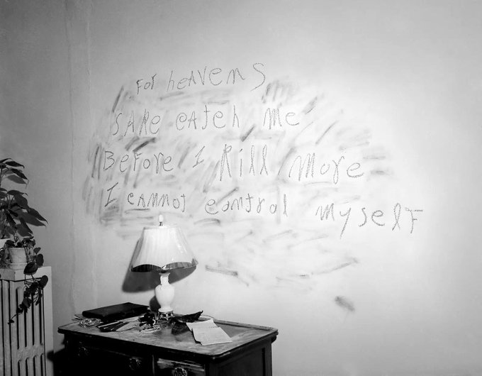 4. El mensaje escrito con lápiz labial en la pared del apartamento de Frances Brown por "El Asesino del Lápiz Labial" en 1945: "Por el amor de Dios, atrápenme antes de que mate a más personas. No puedo controlarme."