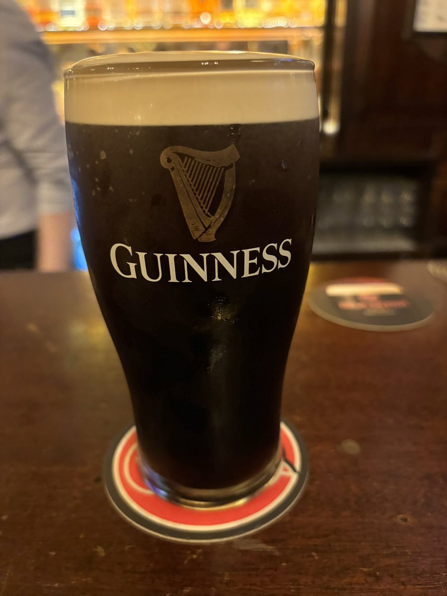 Bowes Pub! Cracking pi t of the Black Stuff!👌🏻