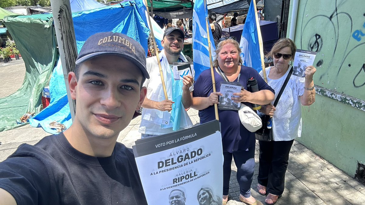 Militancia en la feria del cerro, entregando la papeleta para este 24 🗳️🇺🇾

Con <a href="/AlvaroDelgadoUy/">Alvaro Delgado</a> y <a href="/Valeriaripoll3/">Valeria Ripoll</a> reelegimos un buen Gobierno 🤝🏻