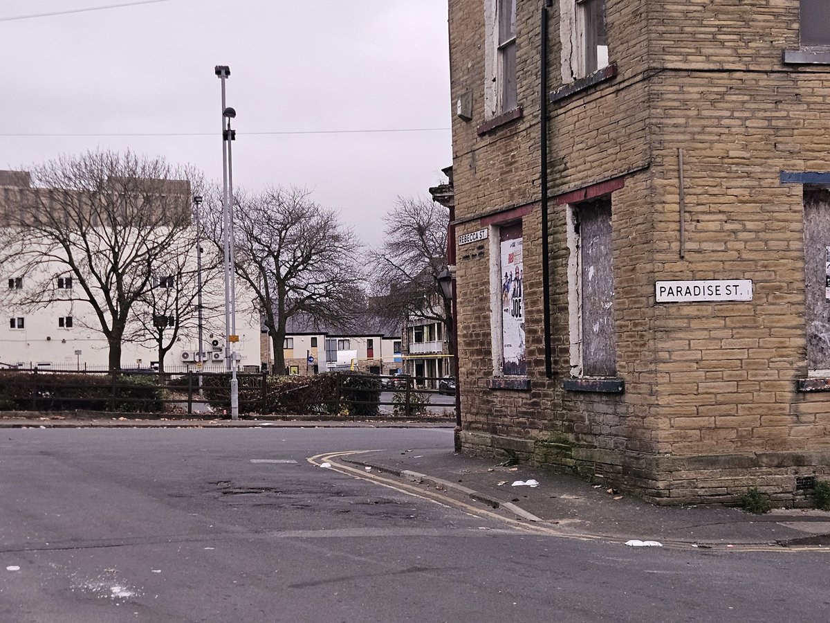 thomascrabs's tweet photo. Paradise, Bradford. @GrimArtGroup https://t.co/jSkipzwV5B