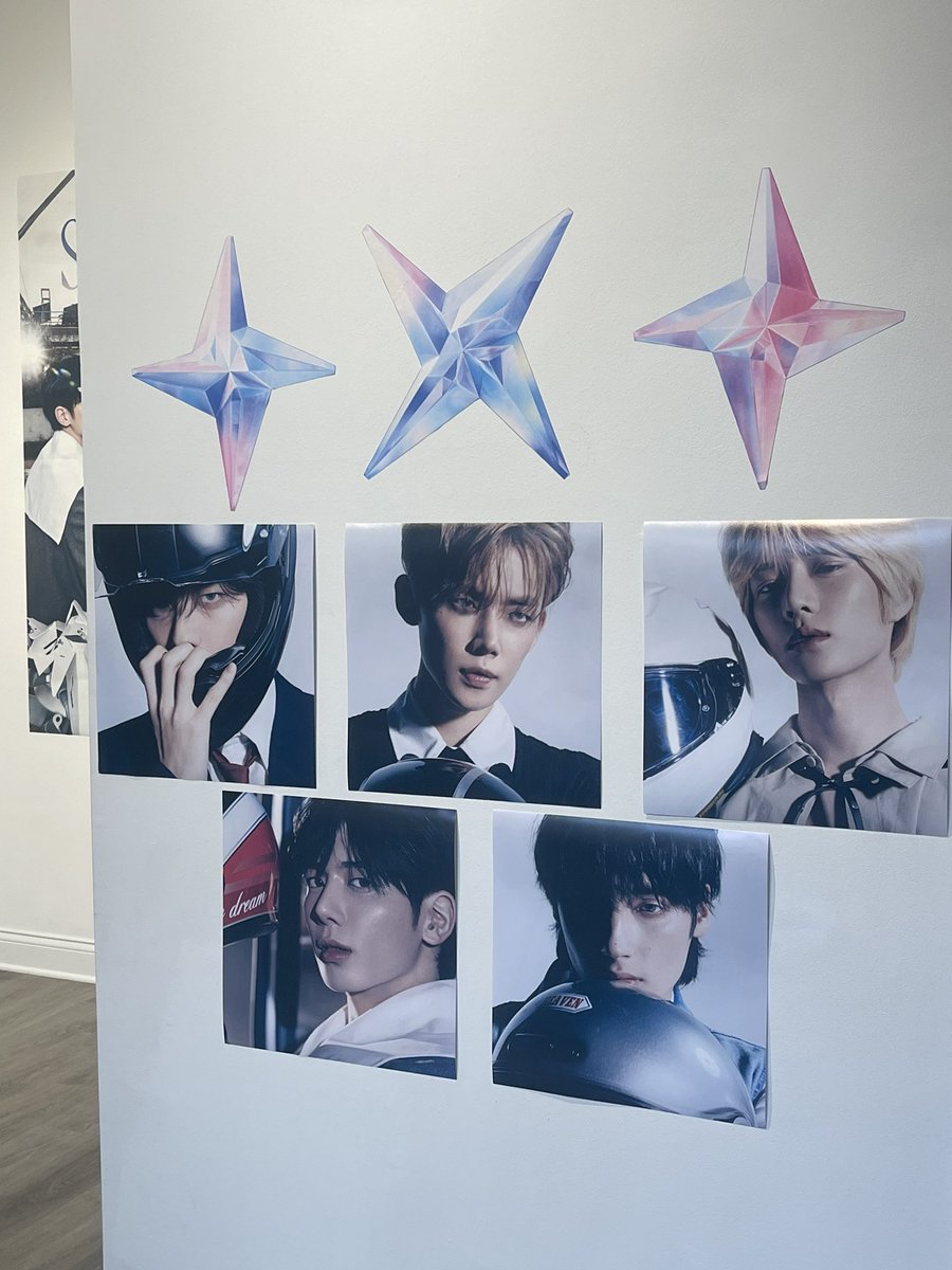 TAE0UTRO's tweet photo. One of the cutest pop-up events I been to !! 
@hello82official @hello82CHICAGO #TOMORROW_X_TOGETHER_POPUP #hello82 #hello82CHICAGO #82giveaway https://t.co/rYW6pUBYII