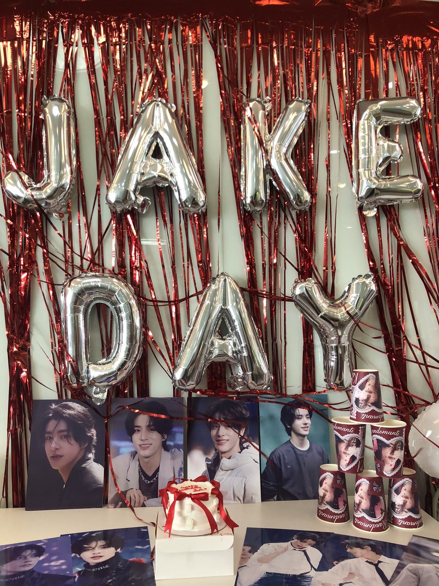 lhscovr's tweet photo. advance happy jake day! thank you @cafe113O for making this day special for jake and engenes ❤️

#𝑹𝒂𝒏𝒅𝒐𝒎𝒂𝒏𝒕𝒊𝐊𝐄𝐔 https://t.co/sXdJ7gPtIT