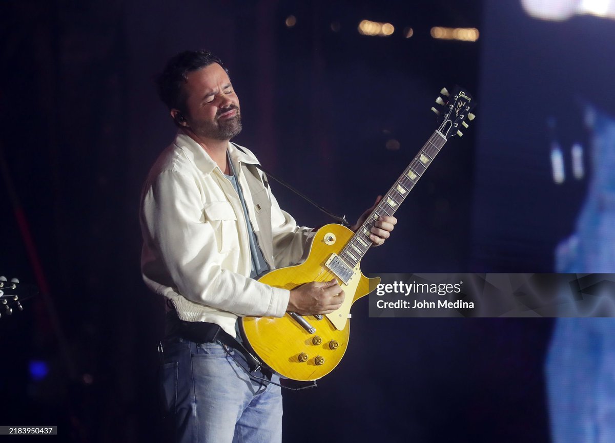 wareagleblonde's tweet photo. .@OldDominion performing at @TheHondoRodeo last night in Phoenix, AZ🤠
#odies #rODeo
📸: john medina/getty images https://t.co/cexz0grQdD