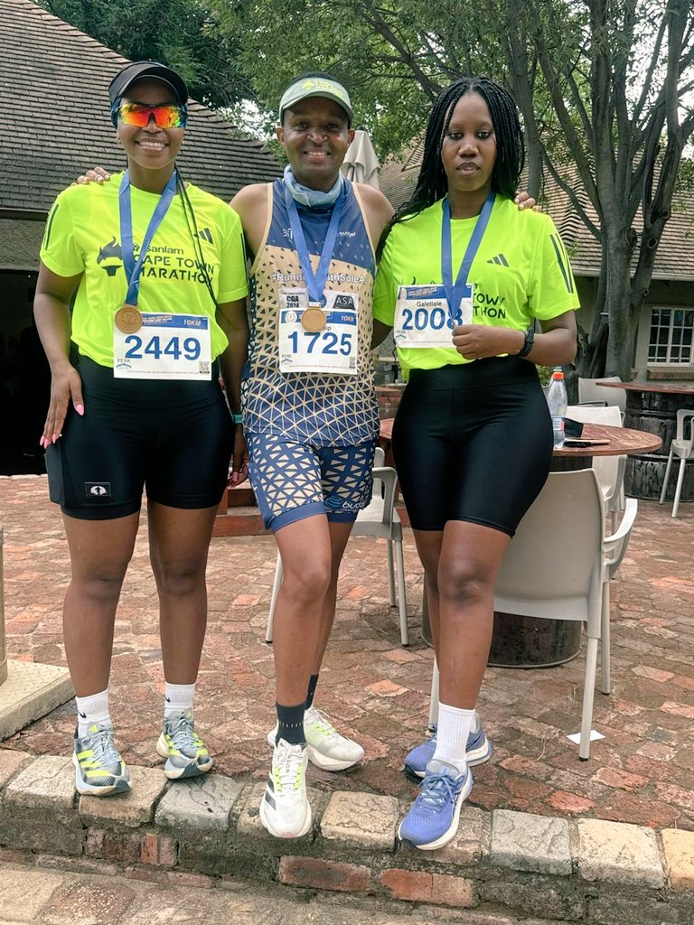 MsuthuKaTiba's tweet photo. Sanlam T.shirts were a must today 🥰🤌🏾
#RunningWithTumiSole
#FetchYourBody2024
#IRunForFun
#IRunForSanity😌
#RunningMyOwnPath✌🏾 https://t.co/WWt7V3xzEs