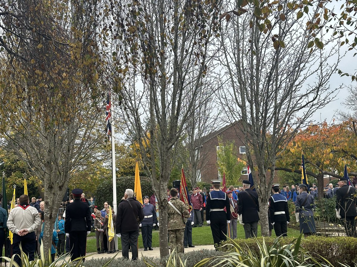 MiahMustak's tweet image. Today we honour those who sacrificed their lives for our Freedom. 

It was very well attended in Burgess Hill town at the garden of remembrance.

We will remember them
#RemembranceSunday