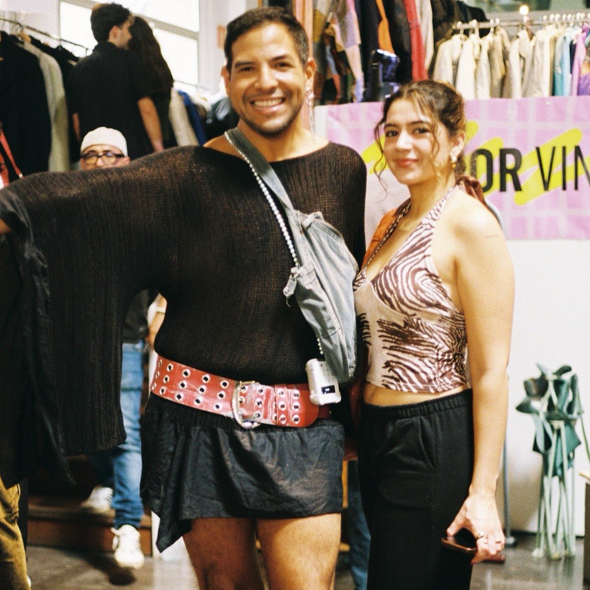 Estamos en el Espacio 88 in Poblenou hasta las 19h 🇦🇷

fleamarketbcn.com/en-noviembre-n…