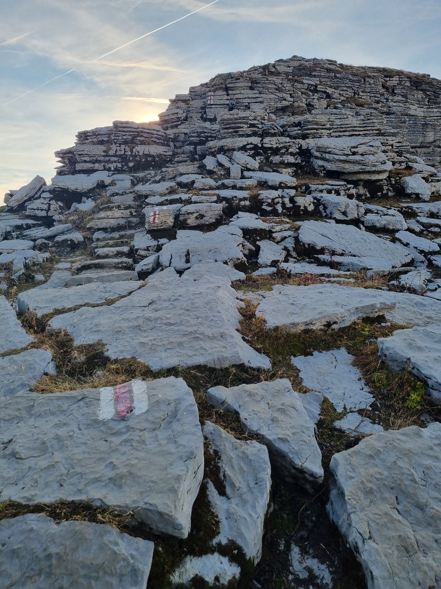 SFConsulting01's tweet photo. In life, as in taxes, perspective, a strong grip, and resilience make all the difference when tackling the peaks and valleys along the way. #LifeAndTaxes #PerspectiveMatters #StayResilient #ClimbToSuccess #NavigatingChallenges #TaxesRock https://t.co/HgnSUnDIcf