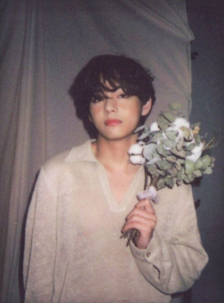 tetekoofm's tweet photo. vote for #V at #2024MAMAVOTE https://t.co/m20chaevC8