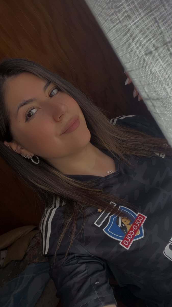PasteneAndrea's tweet photo. acá somos del Coló 🤍🖤 #VamosColoColo https://t.co/iH5Yh9ZD2J