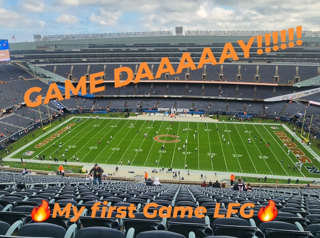 LukeGervasio5's tweet photo. My first ever bears and #nflI game, I'm here baby 🔥🔥🔥🔥 #DaBears https://t.co/clJfe1hdwC