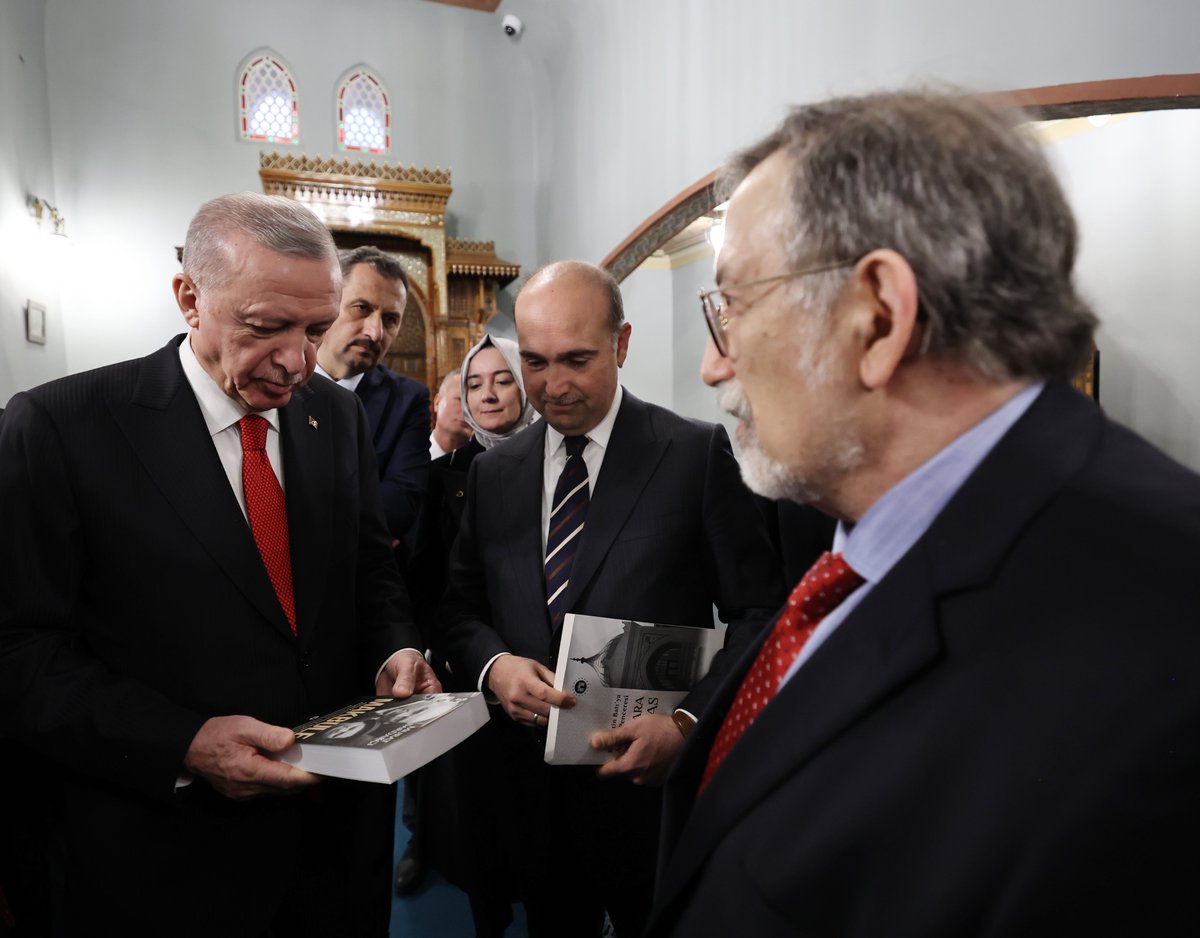 Akparti's tweet photo. Cumhurbaşkanımız Recep Tayyip Erdoğan, Atatürk Müze Köşkü'nün açılış törenine katılarak, köşkte incelemelerde bulundu. https://t.co/ddfZgS2duY
