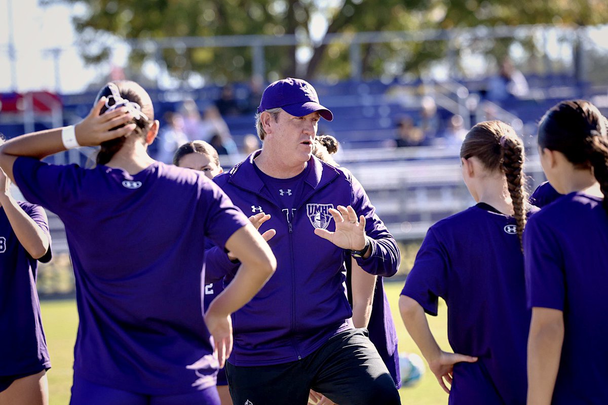 CruWomensSoccer's tweet photo. Ready for the ship

#gocru https://t.co/9pF6S6afbS