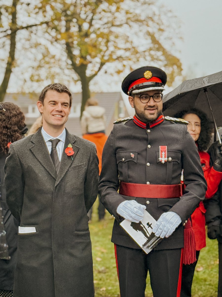 saeedatcha's tweet photo. #WeWillRememberThem 

It was an honour and privilege to join in the service and represent His Majesty the King’s Lord-Lieutenant of Greater Manchester, in Blackrod, at the Remembrance Service today.

@GMLO_UK | @DianeHawkinsDL | @BoltonCouncil https://t.co/gi3E83zIw8