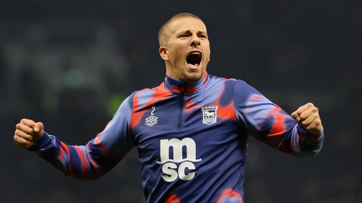 IpswichTown's tweet photo. What it means! 😁💪💙

#TOTIPS https://t.co/Krp45lqO1O