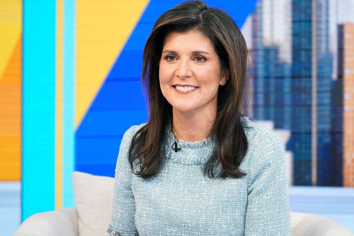 TrumpCrave's tweet photo. 🚨 BREAKING: Trump just said "NOPE" to Nikki Haley joining his admin! After all that flip-flopping, she's left out in the political cold. Looks like she'll need a new dance partner for the next election tango! 🕺❄️ #HaleyUninvited #PoliticalPlotTwist #NikkiHaley #MAGA https://t.co/znbu5ykXVy