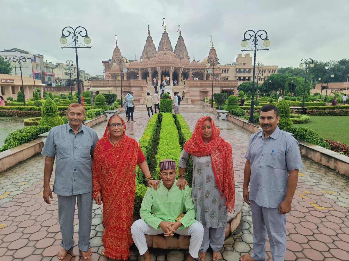 #सपरिवार #जयपुर #भ्रमण 🥰
#अक्षरधाम #मंदिर, वैशाली नगर #जयपुर
 <a href="/mohitgbansur/">Mohit G</a>  <a href="/lalisaini15/">Lali Saini</a>