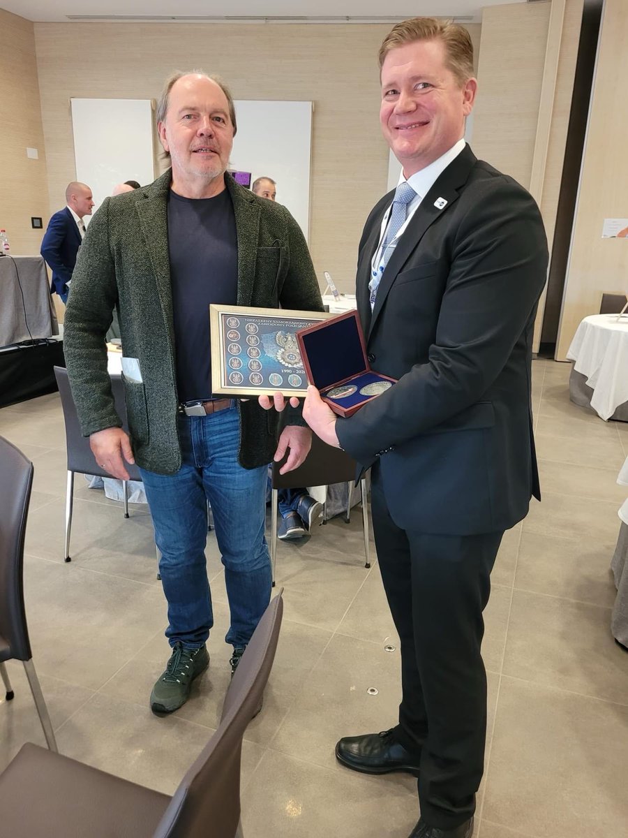 EuroCOP 🇺🇦 (@euro_cop) on Twitter photo .#SocialDialogoe between the#PolishTrade Union, NSZZP & the #Finnish Police Trade Union, SPJL both organisations having a common goal in #ProtectingtheProtectors #StrongerTogether <a href="/_Jonne_Rinne_/">Jonne Rinne</a> @SPJL_PO .#SocialDialogoe between the#PolishTrade Union, NSZZP & the #Finnish Police Trade Union, SPJL both organisations having a common goal in #ProtectingtheProtectors #StrongerTogether <a href="/_Jonne_Rinne_/">Jonne Rinne</a> @SPJL_PO