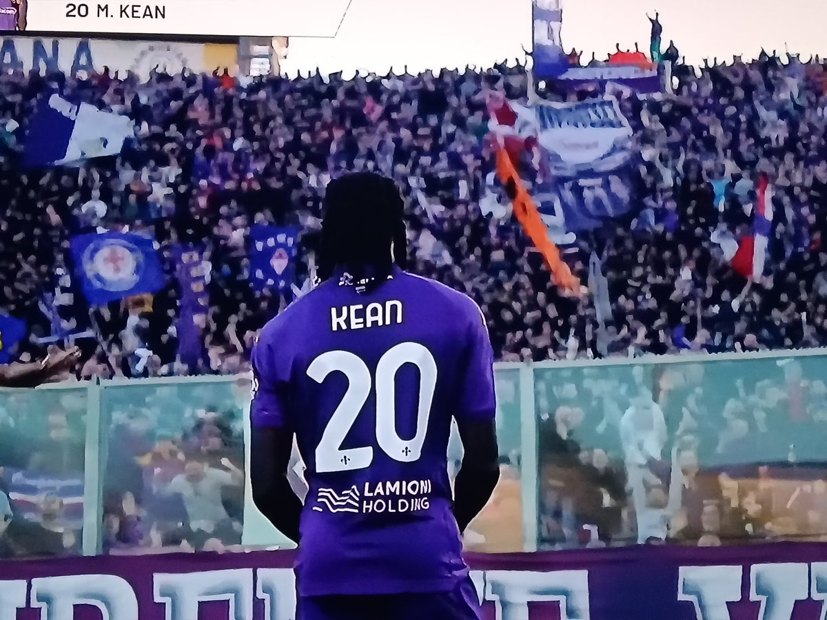 giopU2viola's tweet photo. #Fiorentina
Mostruoso https://t.co/vqXpwjH0RN