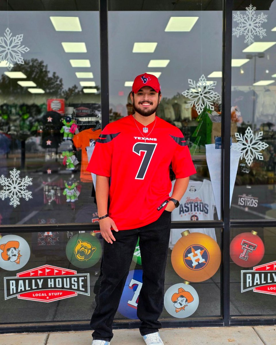 Rally_House's tweet image. 🔥 Get ready to turn up the heat this Sunday Night Football! The @HoustonTexans are rocking their brand new BATTLE RED jerseys against the Lions, and trust us, they’re FIRE! 🔥 ​

Don’t miss out—grab yours now! 

#NFL #Texans #BattleRed #SundayNightFootball