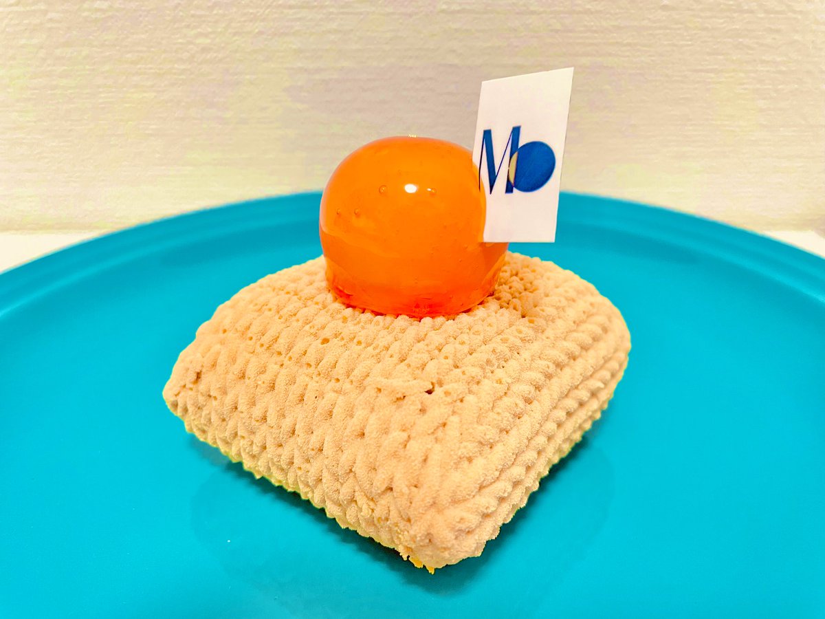 kimagurerinchan's tweet photo. 今日は良く頑張った自分への
ご褒美としてスイーツを購入

座布団ケーキって言う
アイデアが斬新💡

美味😋&amp;眼福👀💖

#MasahikoOzumiParis
#マサヒコオズミパリ
#小住匡彦
#座布団
#モンブラン
#パンプキン https://t.co/dPQBYjep0d