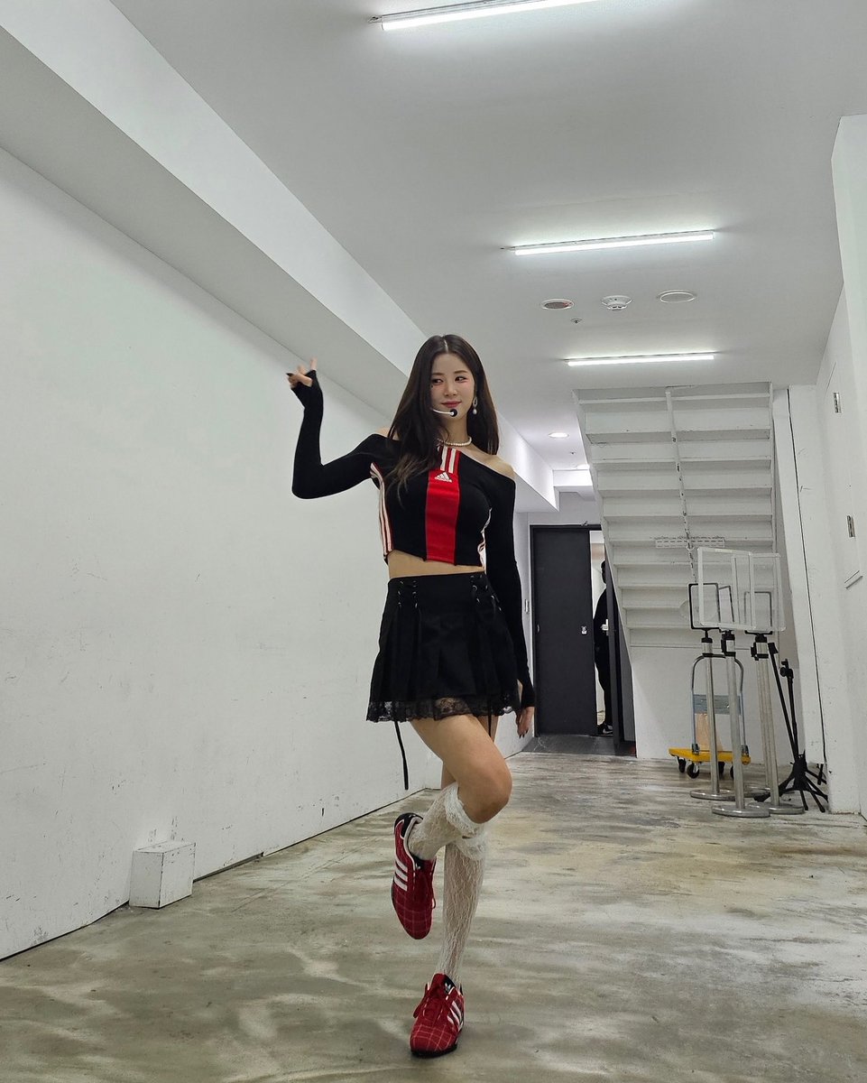 A419303's tweet photo. 아 너무 아이돌임 https://t.co/Jwd7exKUAZ