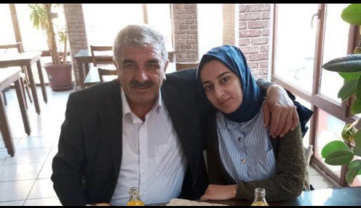 Şu adamcağızın sesini daha fazla duyurmak gerek .
Elden Ele Sesini Duyuralım Babanın 
 #rojinintiharetmedi