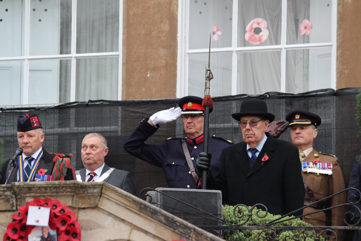 renster157's tweet photo. Got a couple of great photos today of #Aggers looking resplendent in his uniform as Deputy Lord Lieutenant of Leicestershire at the Melton Mowbray Remembrance Sunday parade. @bbctms @TheBarmyArmy @AlexHartley93 https://t.co/OcHn4ASiNU