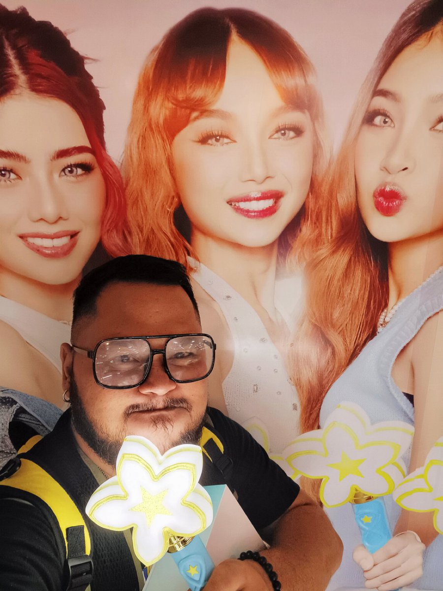 Broodybear1's tweet image. Emergency light secured! 
#BINI #binilightstick #lightstick