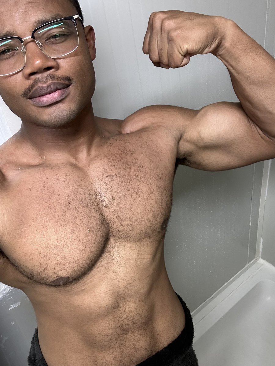 BrandonStreets3's tweet photo. Another Fitness benchmark has been achieved! https://t.co/maFcdQaEqR