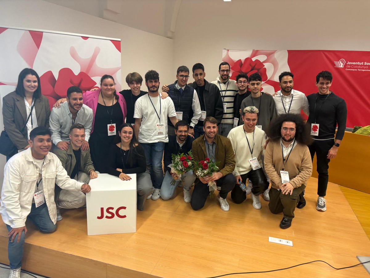 🥹Ja tenim nova Primera Secretaria de la <a href="/JSCComarquesTGN/">JSC Comarques Tarragonines /❤️</a>. La <a href="/luuciiaaorden05/">Lucia Orden</a> és una dona preparada, empoderada i feminista, la millor opció per a la nostra federació.
Acabo la meva militància dins la organització, però sempre estaré al costat de la JSC.
Gràcies!