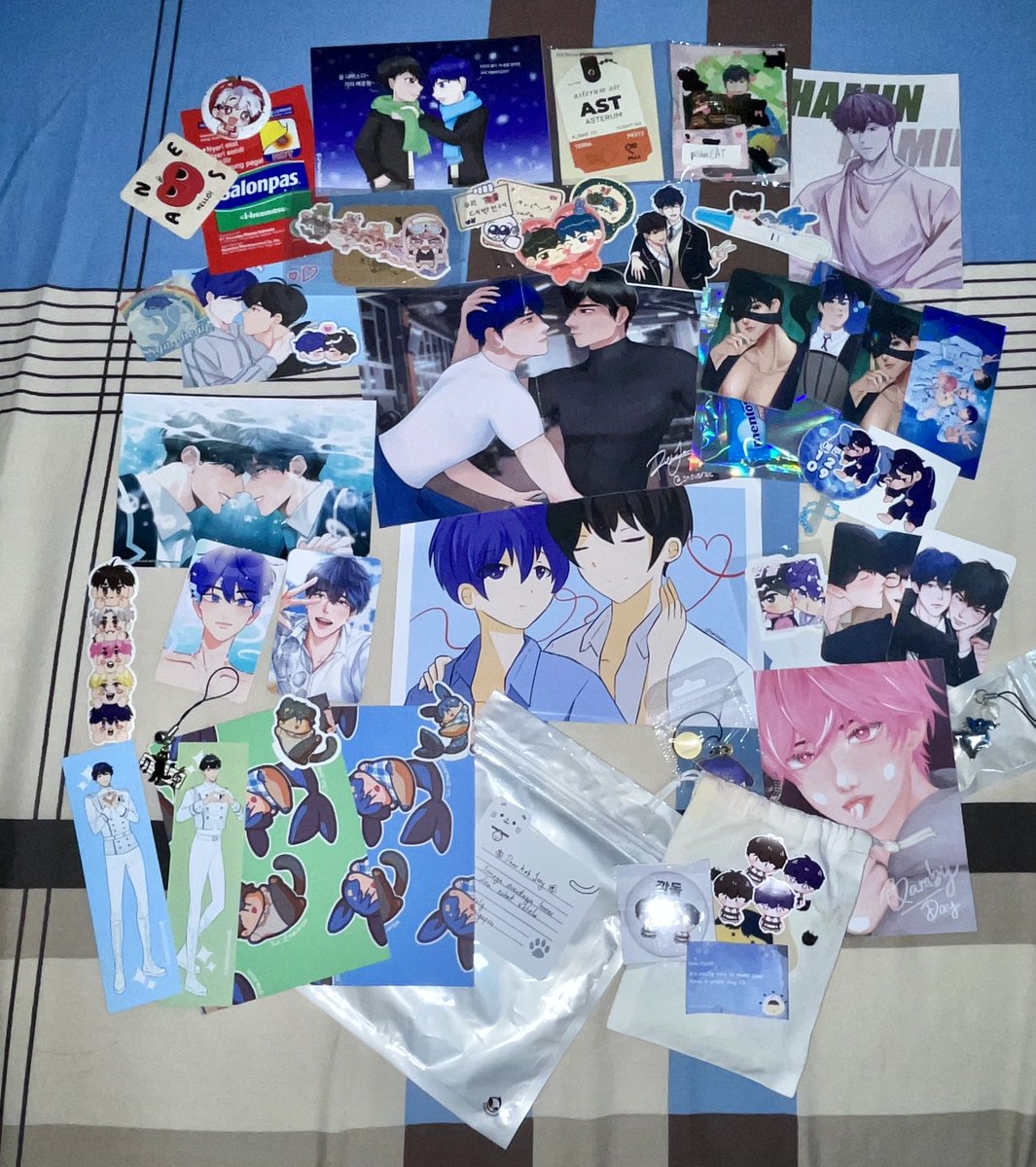 pllibaCAT's tweet photo. THANK YOU FOR THE FREEBIES AND TRADES WITH FELLOW PLLIS AND KKAMDOLERS…. Otsu everyone for CF19!!!😭😭😭🙏🏻🙏🏻✨✨✨✨ I HAVENT GOT THE CHANCE TO BUY MUCH PLAVE STUFF… (i cant get out of my table sobs) I WILL CHECK THEM OUT IF YOU GUYS OPEN A MAIL ORDER HUHUHUHU https://t.co/vIoERuSuHz