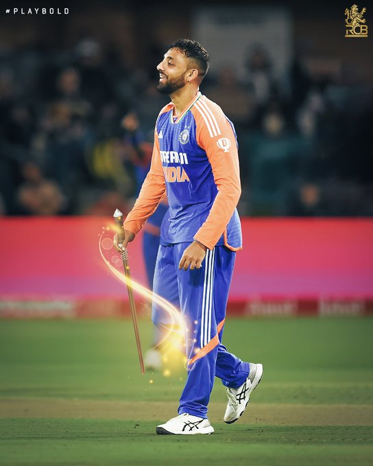 Mystery in motion! 🫡  📹 Credits: Twitter/RCBTweets