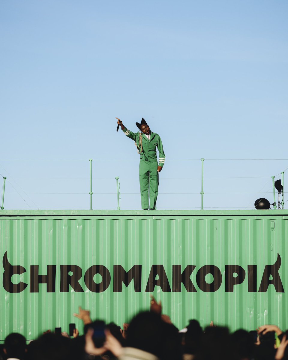 _mgoldfarb's tweet photo. thank you @tylerthecreator for #chromakopia https://t.co/exZHbjp4bV