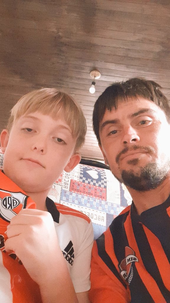 PapaDePity's tweet photo. El mejor de todos los tiempos,.. "Hasta el final de nuestras vidas chango".. acá estamos con mi pequeño Ariel @telefe @MorfiTelefe  #LaPeñaDeMorfi https://t.co/fJstA2fuMj