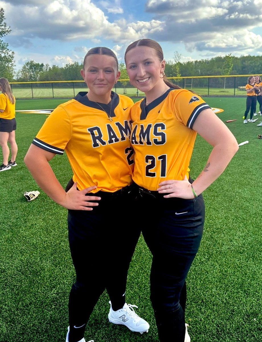 Hey everyone!! I will be signing on Wednesday, November 13th at 8:00am in the Multipurpose room!! Feel free to come support Kennedy and I 🤗🤗