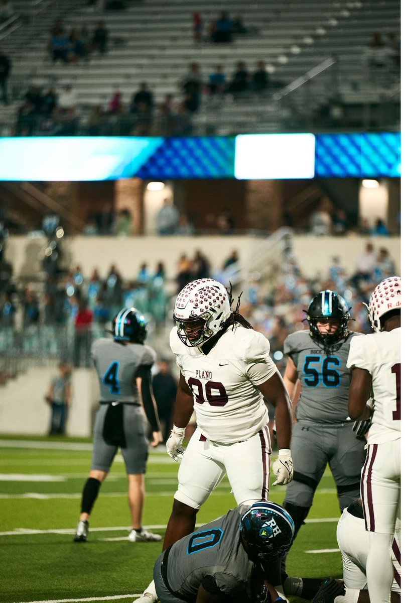 Senior Season

hudl.com/v/2QjSCi

10 Sacks
60 Tackles
2 PBU
4 FF