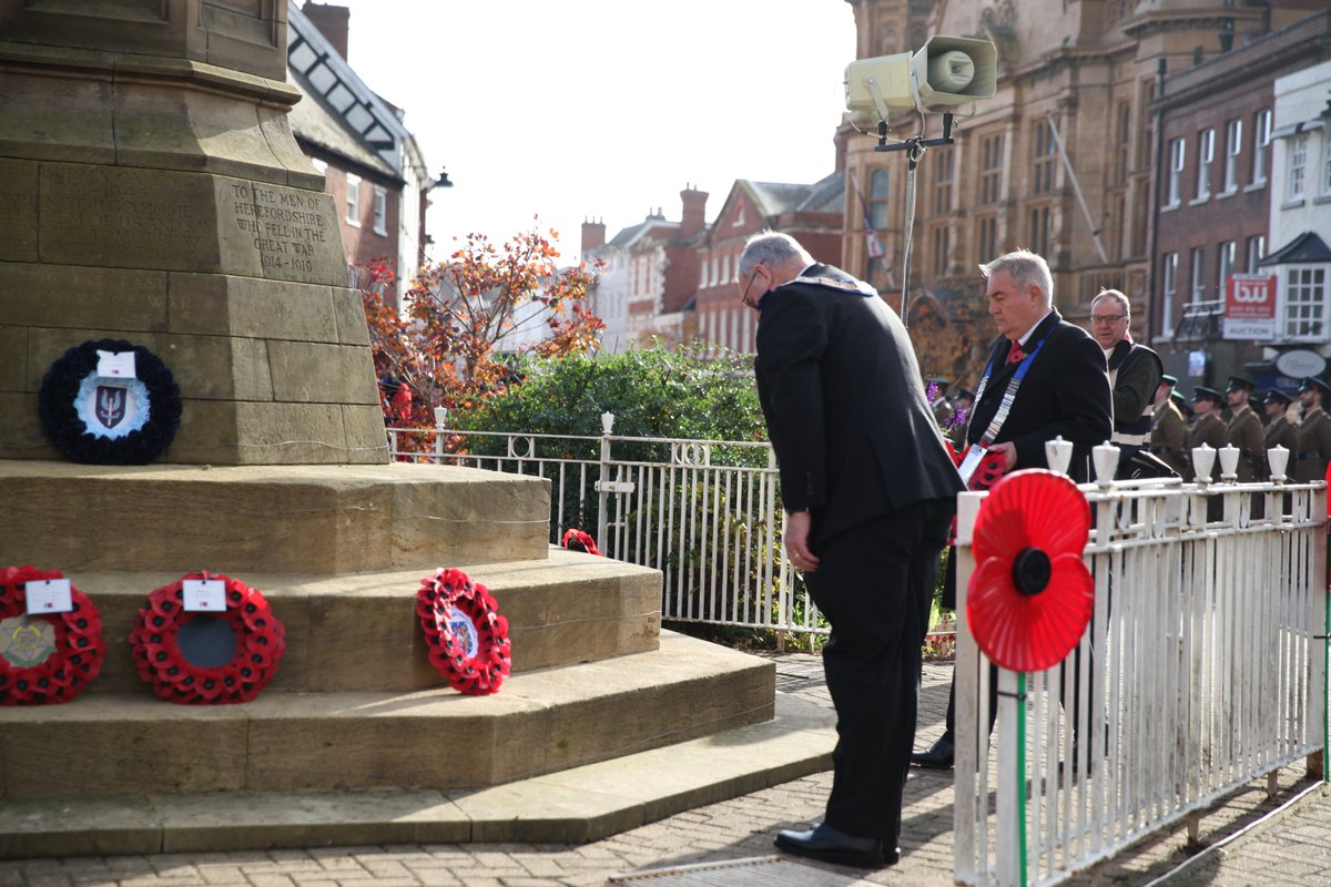 SabelPaul's tweet photo. Michael Holland the senior Freemason in Herefordshire lays a wreath in memory of those that gave their today for your tomorrow. @DGLBMason @PGLHerefords https://t.co/riSeMmp3nx