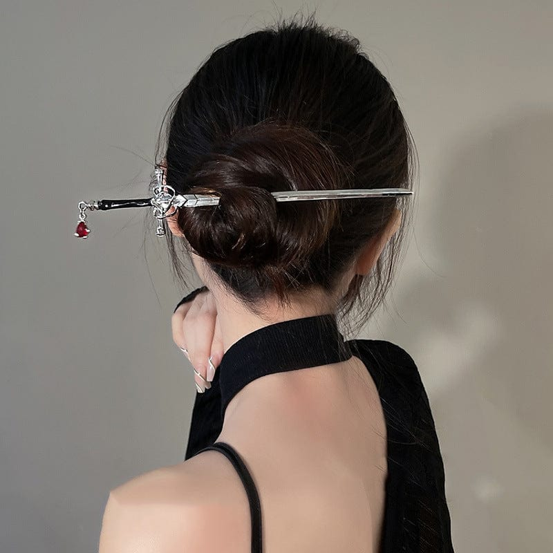prettiestavenue's tweet photo. sword hairpin https://t.co/b8MKh5lPpv