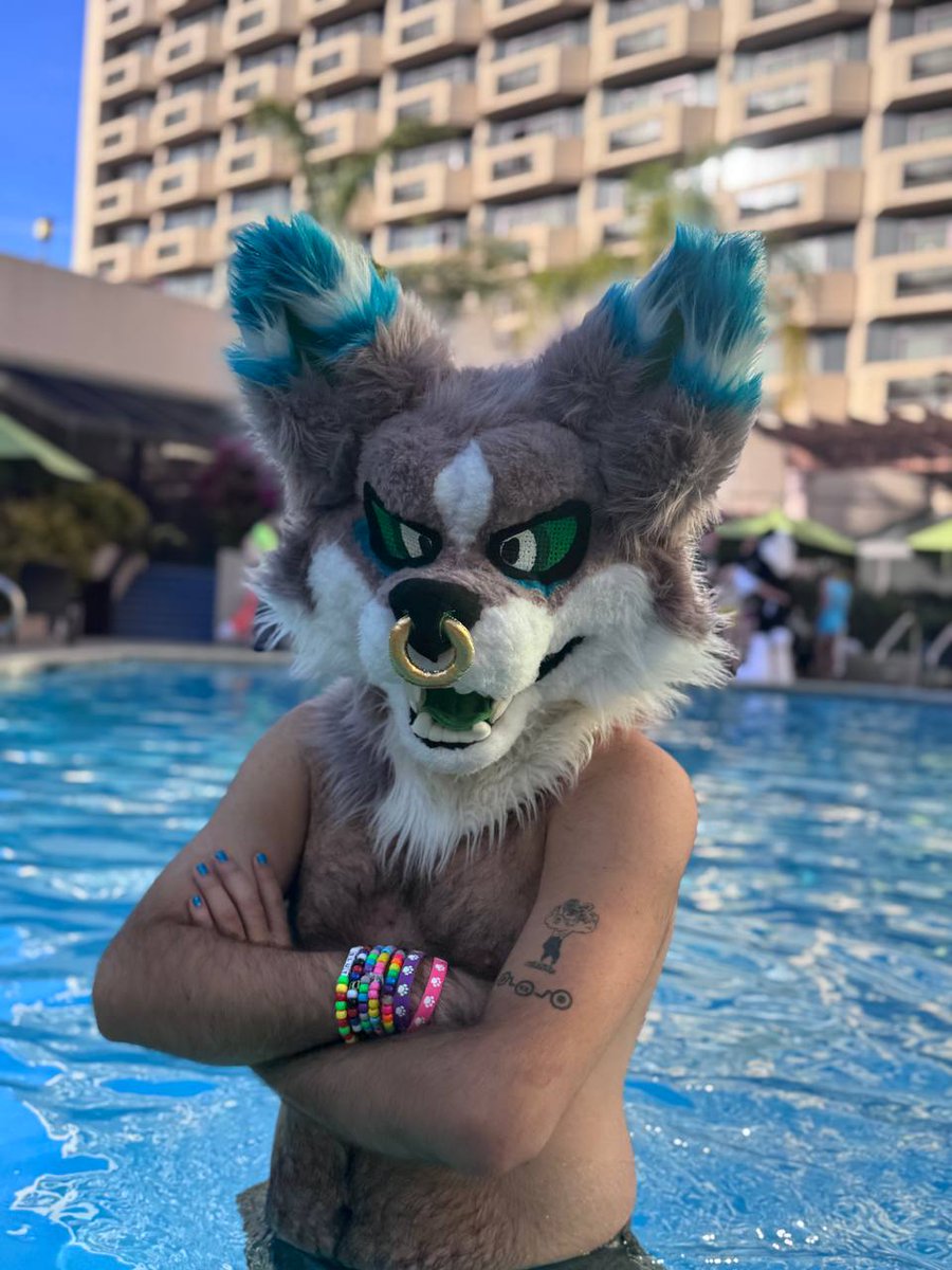 Fist PAW Con, and def not my last 😎

Shoutout <a href="/AdidasDragon0/">AdidasDragon! ⛹️‍♂️</a> for suiting around with me all day and of course <a href="/nightnight_nox/">Nox</a> for being an AMAZING photographer!!