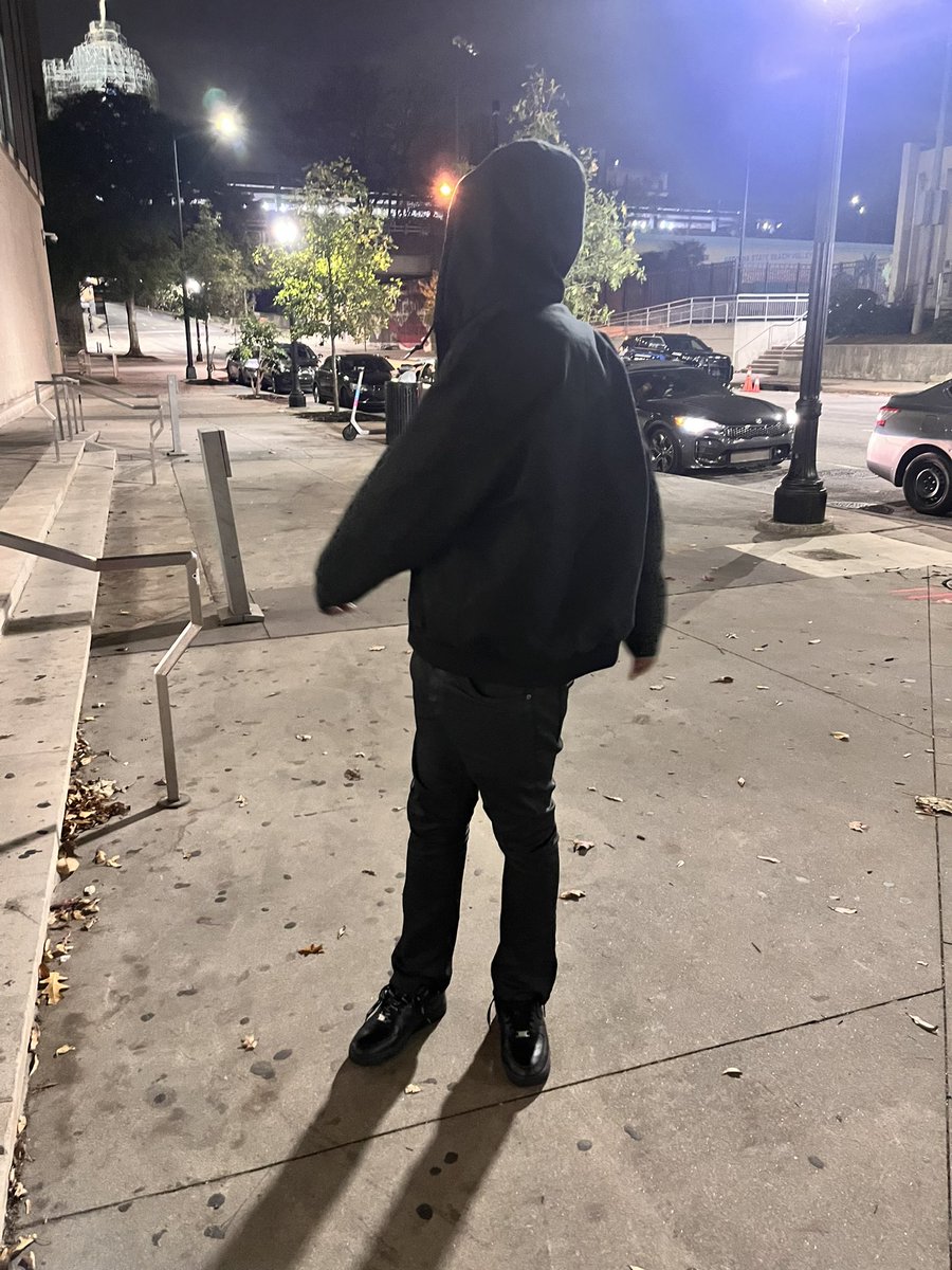 300lilmm's tweet photo. took by da greatest 🥱🥱 https://t.co/mSEfGeA4DC