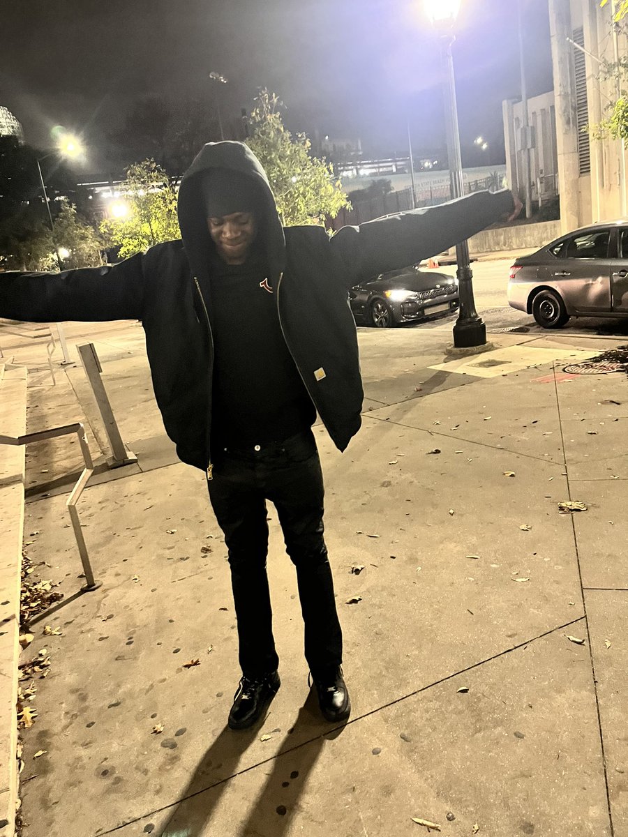 300lilmm's tweet photo. took by da greatest 🥱🥱 https://t.co/mSEfGeA4DC