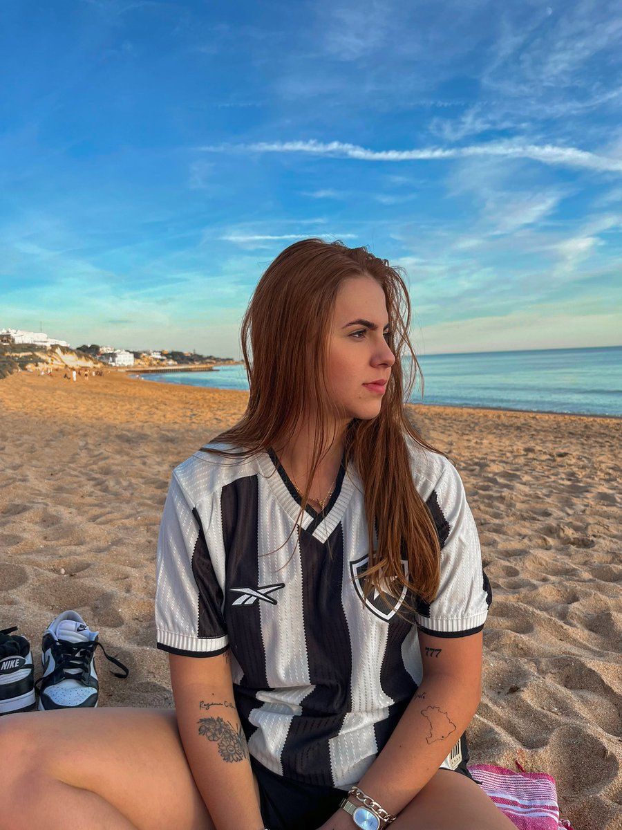 bfranna_'s tweet image. Botafogo pra caralho na europa 🇪🇺🇵🇹⭐️🖤🤍