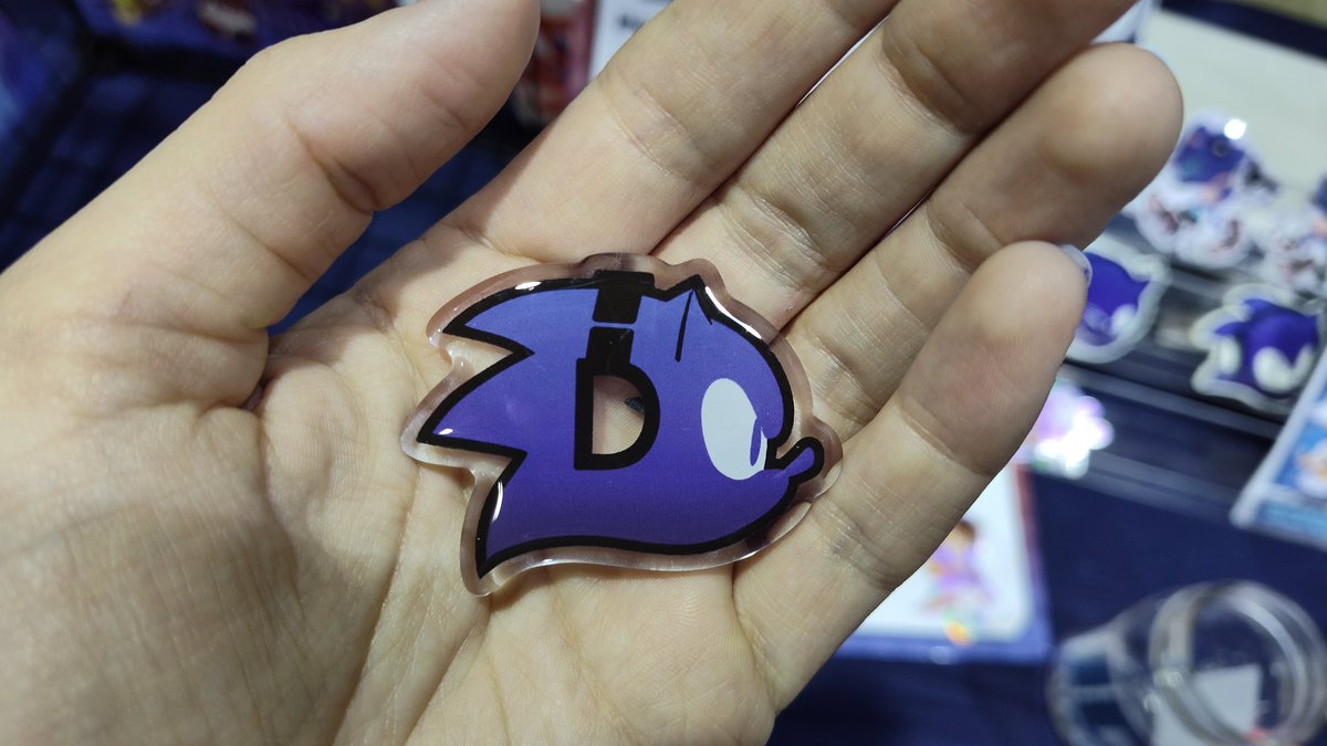 Oooooo you want this pin so bad ooooooooo it's the last one ooooooooo (Last day at Sonic EXPO!)
