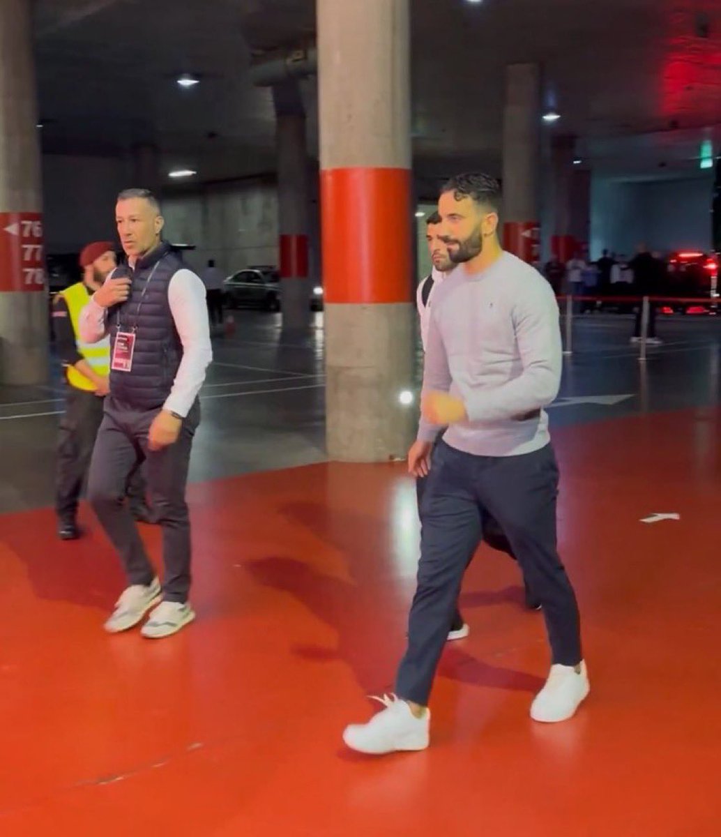 FrankEra_'s tweet photo. 🚨📸 - Rúben Amorim arrives at the stadium before his last match with Sporting! 💚🇵🇹 https://t.co/wMEWR2qsXm