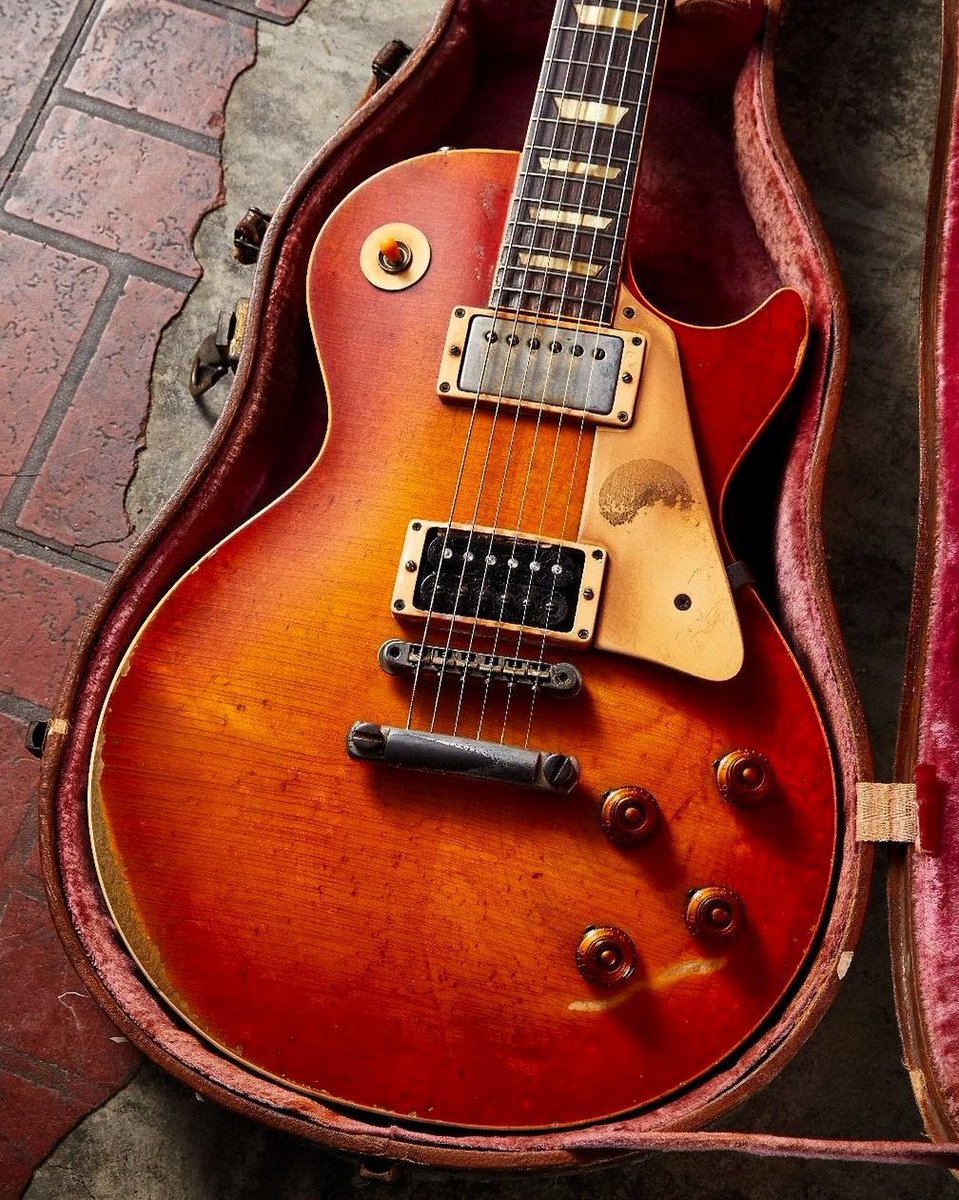 The First Les Paul Standard owned by Slash - 1958 Gibson Les Paul Standard serial #8 3096
#guitar #Gibson #FamousGuitars #Slash #GibSunday