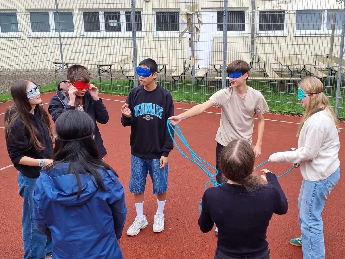 Projet « Fort·e dans la vie » au LFA. Objectifs: promouvoir le développement personnel des participants &amp; renforcer la cohésion des classes nouvellement formées. „Stark ins Leben“ 2024 👉 dfg-lfa.org/fr/2024/10/sta…