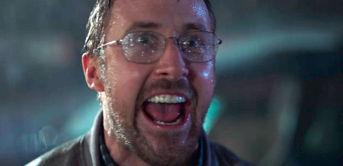 it's just all caps arial...