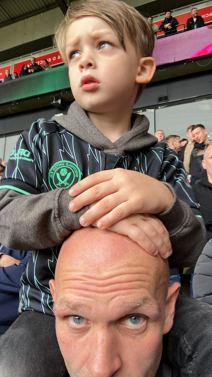 Lads first derby match. Mind the gap ⚔️⚔️⚔️