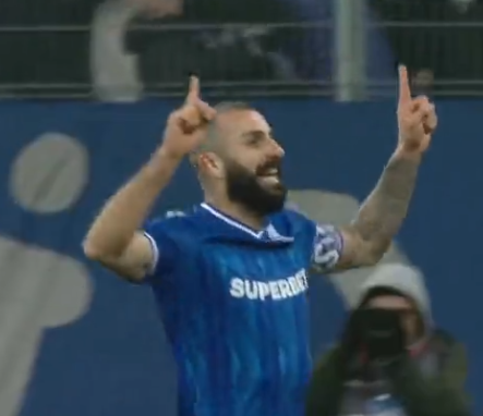 Kaszkyet's tweet photo. ISHAK! 4:2 dla Lecha!!
Zarysowuje się po przerwie przewaga Kolejorza, kolejna ładna akcja i kolejna bramka gospodarzy. Legia w tarapatach.
#LCHLEG
#LECLEG