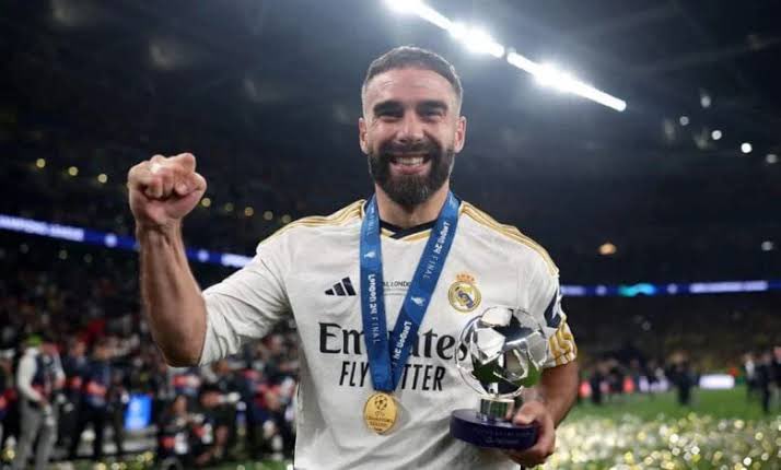 𝐄𝐃𝐑𝐄𝐄𝐒 𝐎𝐅𝐅𝐈𝐂𝐈𝐀𝐋 (@abdallahaedrees) on Twitter photo من ساعة ما غيبت يا خال والعيال طلعلها صوت وبقي الريال مهدد يطلع من دورى الابطال 😓💔 من ساعة ما غيبت يا خال والعيال طلعلها صوت وبقي الريال مهدد يطلع من دورى الابطال 😓💔